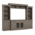 Entertainment-Center aus Holz mit Regalen und Schränken, Grau